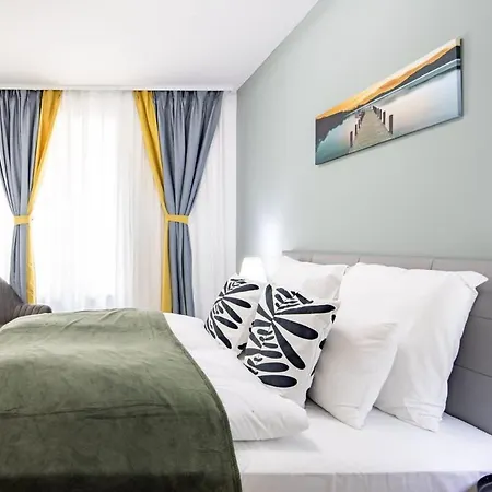 Apartment Free Parking - Balcony - Sunny - New
