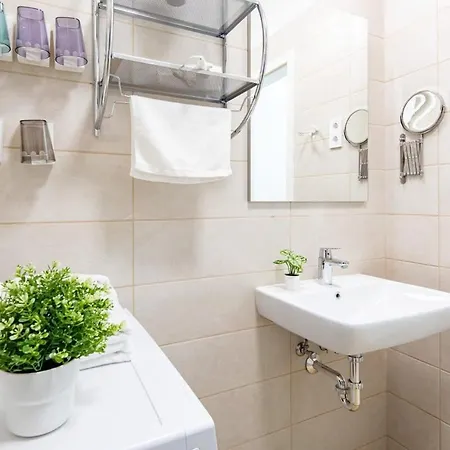 Apartment Free Parking - Balcony - Sunny - New Budapest