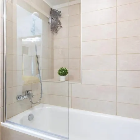 Free Parking - Balcony - Sunny - New *