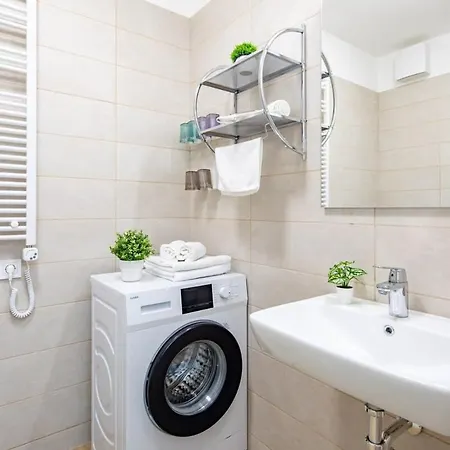 Free Parking - Balcony - Sunny - New *