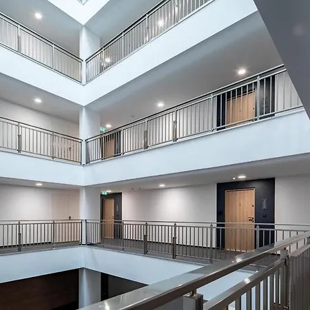 Free Parking - Balcony - Sunny - New