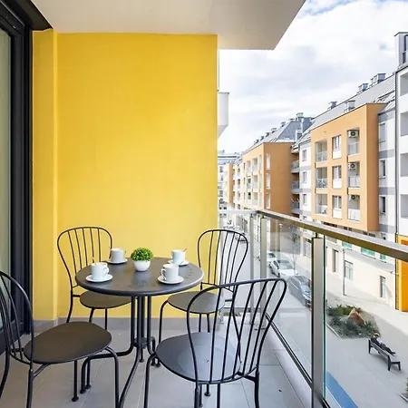 Apartment Free Parking - Balcony - Sunny - New
