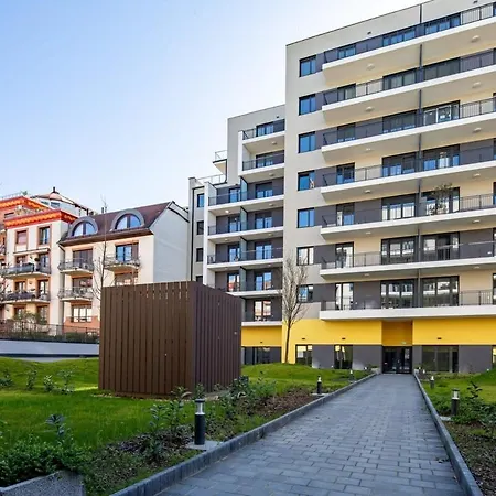 Free Parking - Balcony - Sunny - New Apartment *