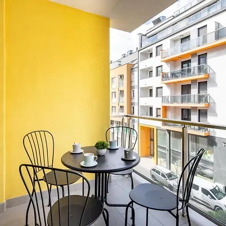 Balcony - Sunny - New Апартаменты Будапешт