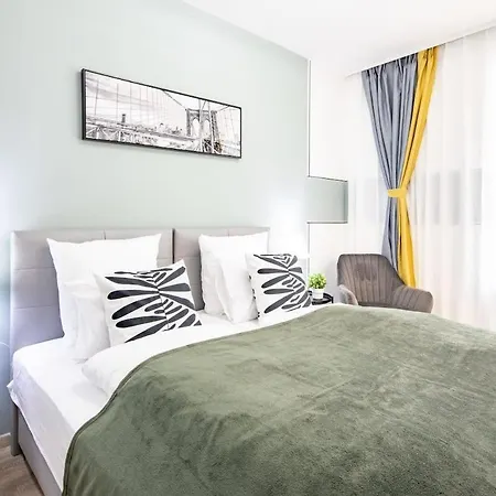 Free Parking - Balcony - Sunny - New Apartment *