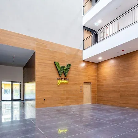 Free Parking - Balcony - Sunny - New *